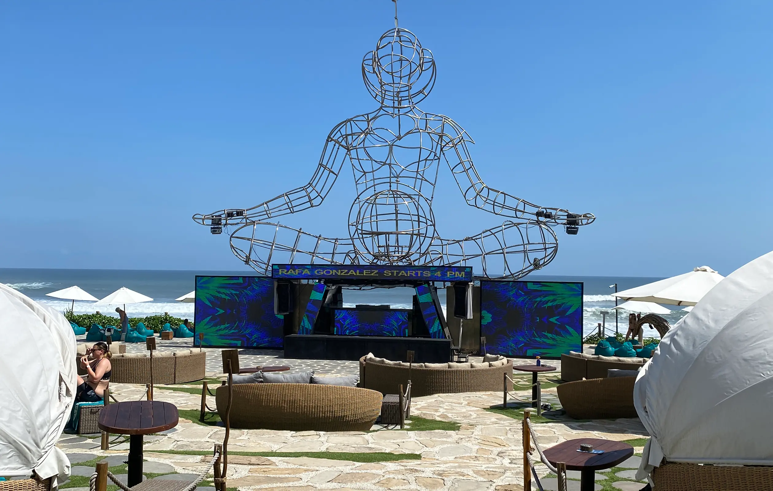 Location (in)Side-Events